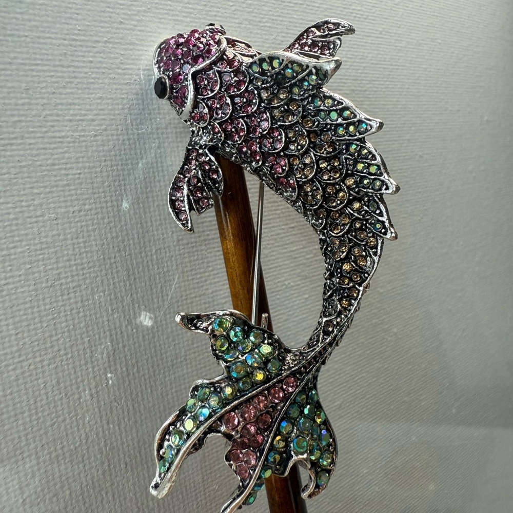 Betsy Johnson Colorful Fish Brooch NEW - Picture 6 of 6